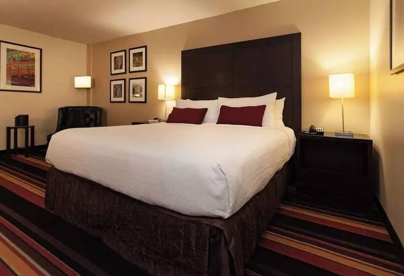 Clarion Hotel New Orleans Airport & Conference Center