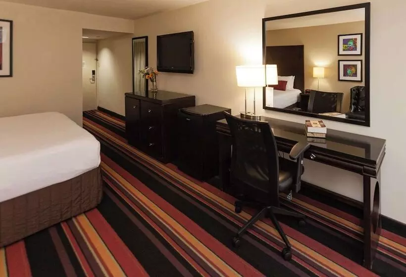 Clarion Hotel New Orleans Airport & Conference Center