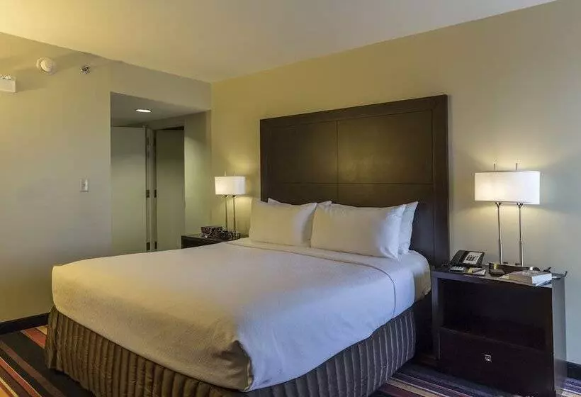 Clarion Hotel New Orleans Airport & Conference Center