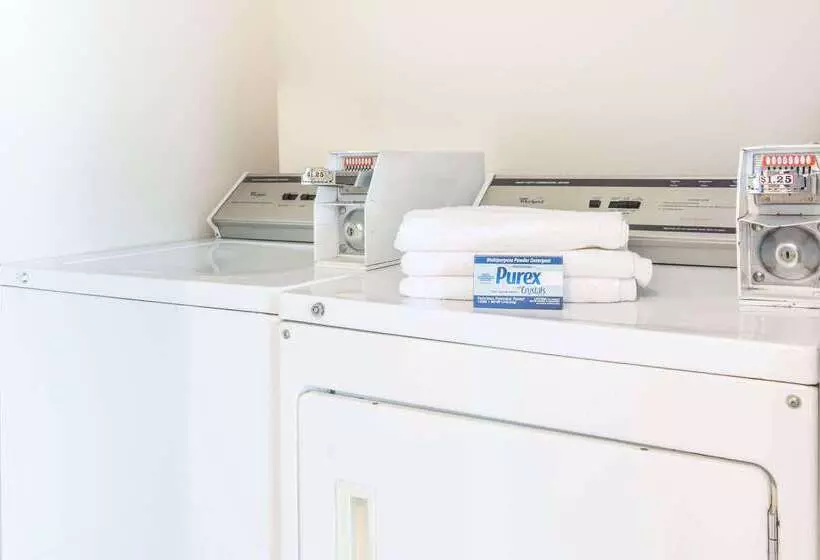 Отель Baymont By Wyndham Cincinnati Sharonville