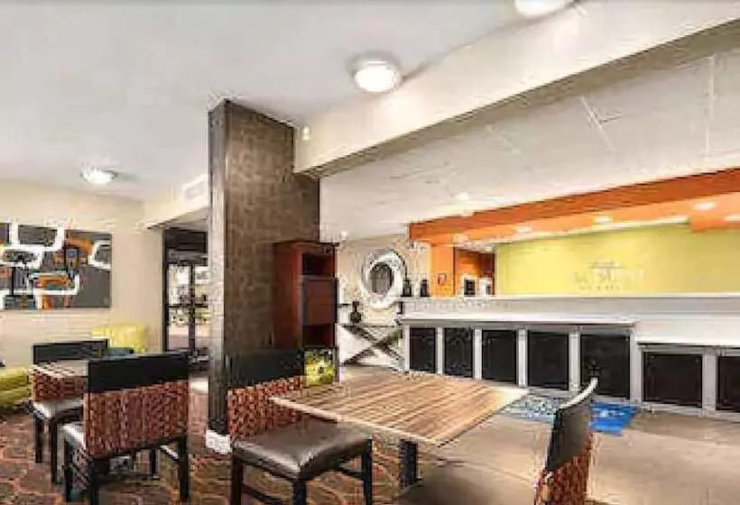 فندق Baymont Inn & Suites Florence By Wyndham