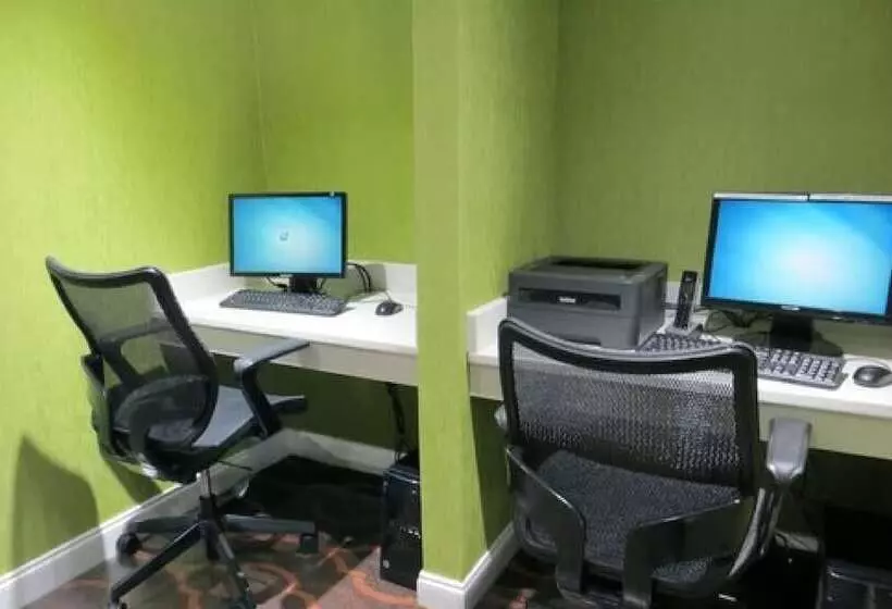 فندق Baymont Inn & Suites Florence By Wyndham