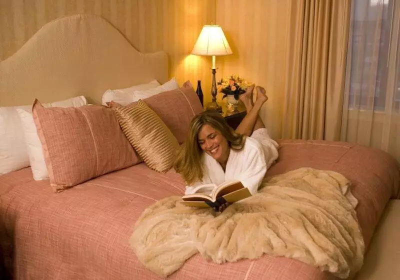 Collegian Hotel & Suites, Trademark Collection By Wyndham