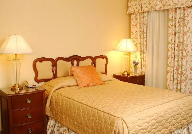 Collegian Hotel & Suites, Trademark Collection By Wyndham