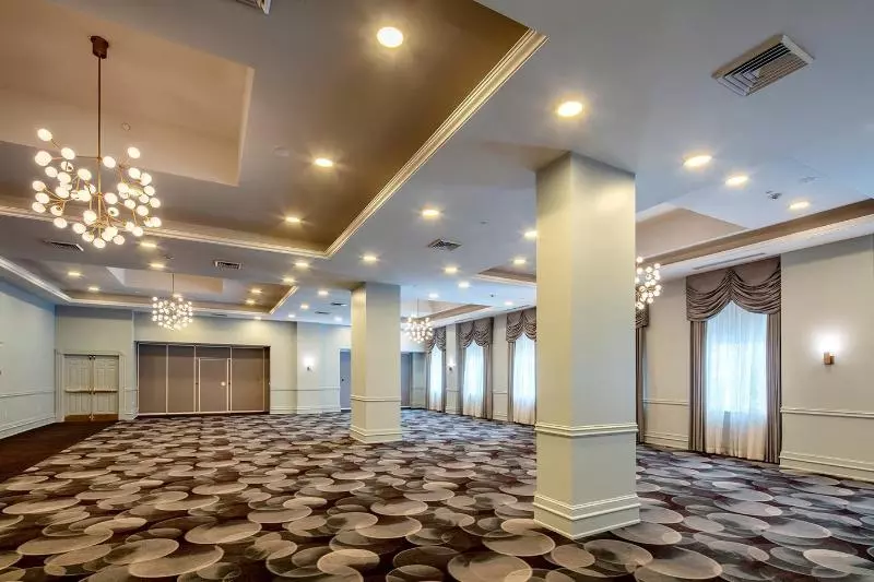 Collegian Hotel & Suites, Trademark Collection By Wyndham