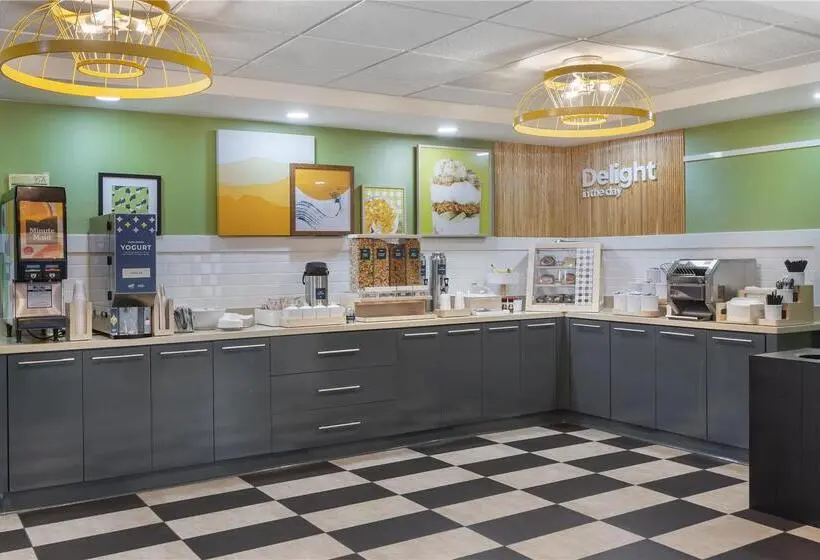 ホテル Comfort Inn Atlanta Airport