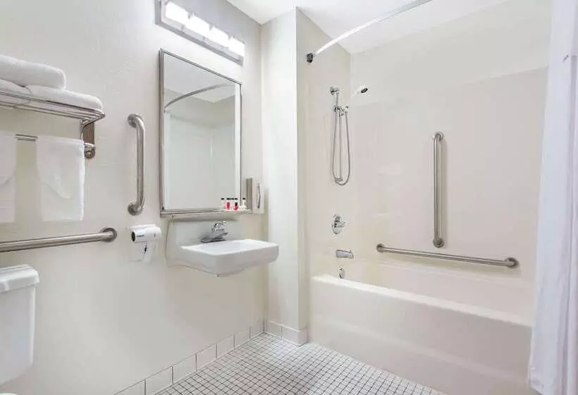 Otel Days Inn By Wyndham Austin