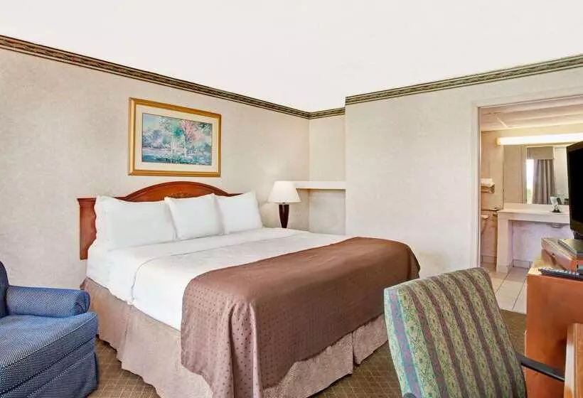 فندق Days Inn By Wyndham Forrest City