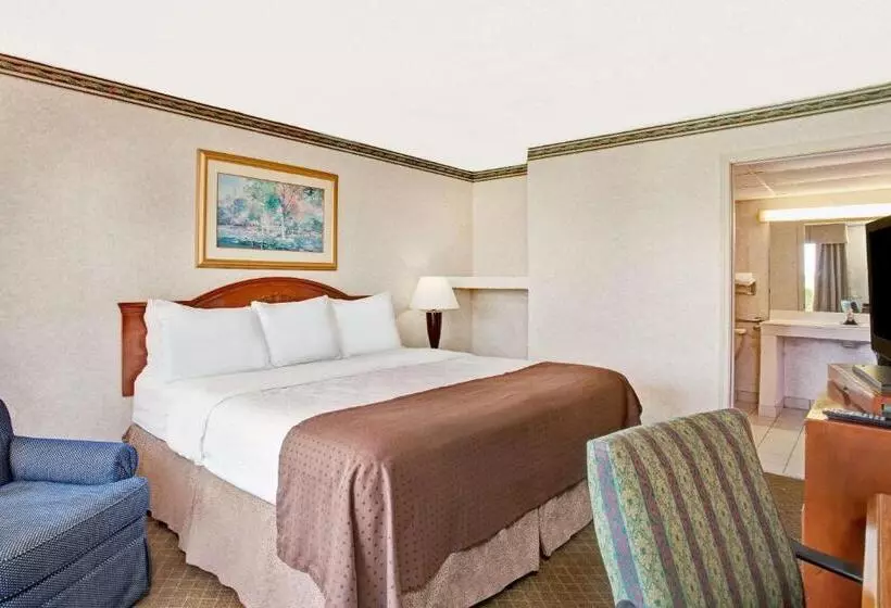 فندق Days Inn By Wyndham Forrest City