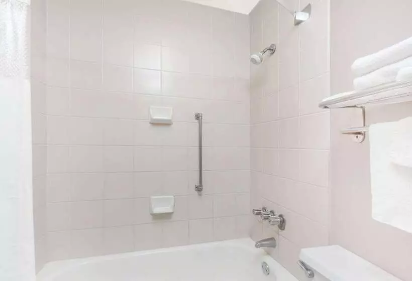 فندق Days Inn By Wyndham Seguin Tx