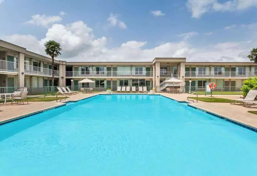 فندق Days Inn By Wyndham Seguin Tx