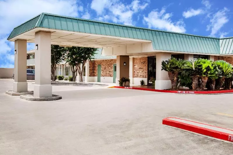 فندق Days Inn By Wyndham Seguin Tx