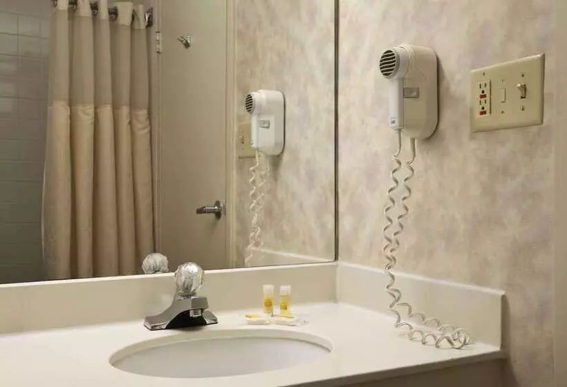 فندق Days Inn By Wyndham Sidney Oh