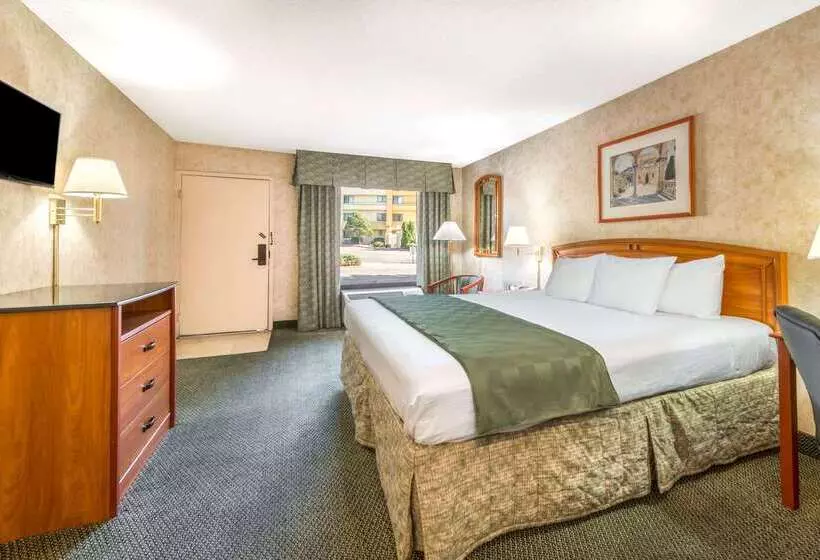 فندق Days Inn & Suites By Wyndham Albuquerque North