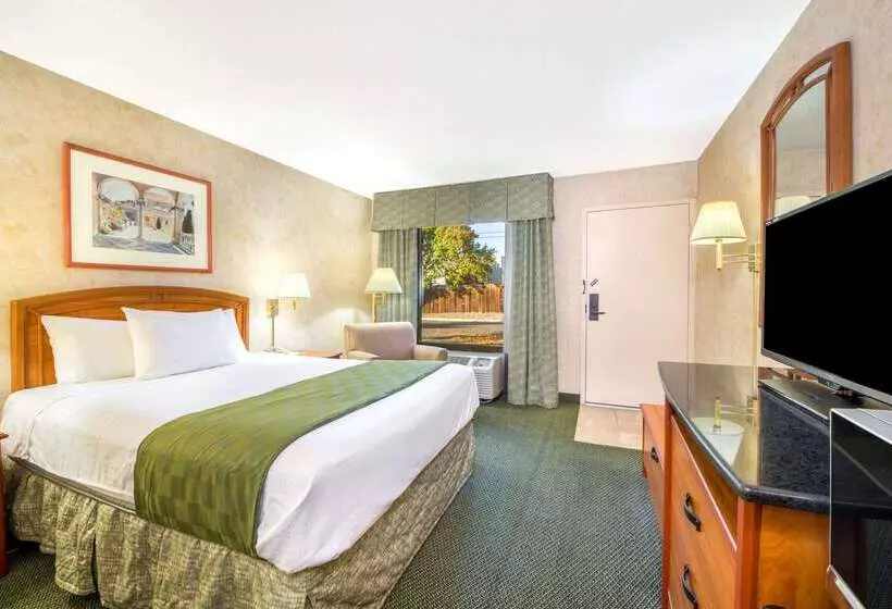 فندق Days Inn & Suites By Wyndham Albuquerque North