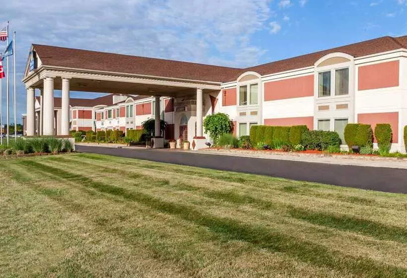 בית מלון כפרי Days Inn & Suites By Wyndham Roseville/detroit Area