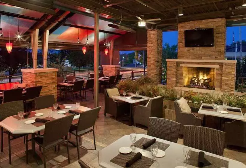 Hotel Doubletree By Hilton Akron Fairlawn