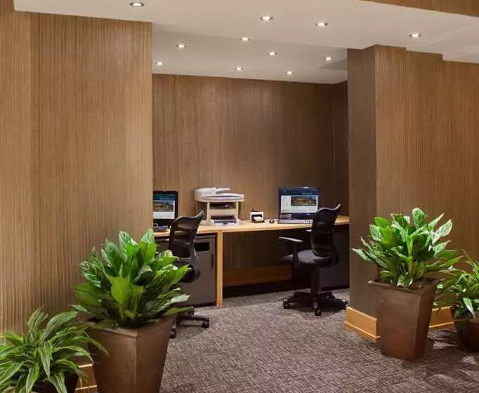 Hotel Doubletree By Hilton Akron Fairlawn