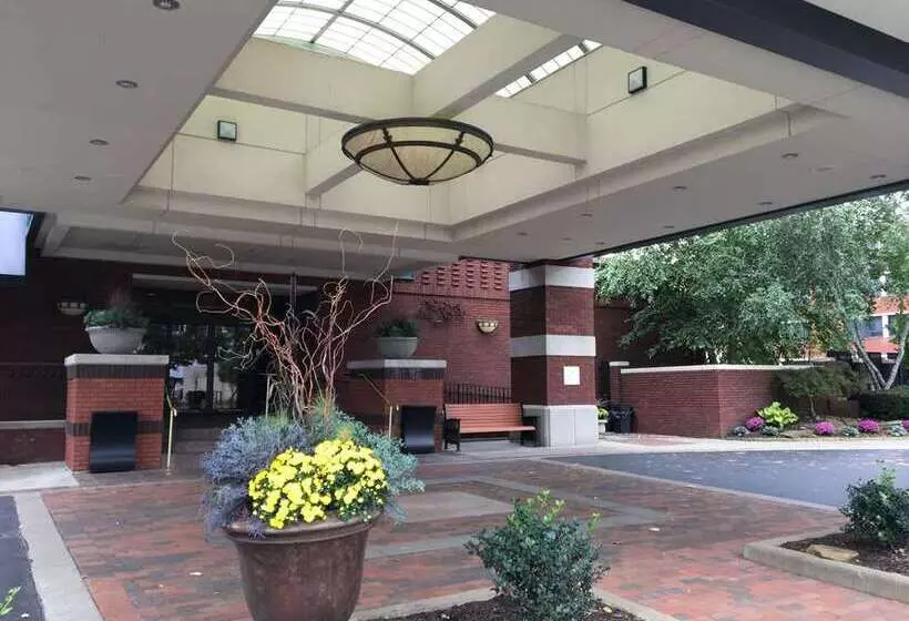 Hotel Doubletree By Hilton Akron Fairlawn