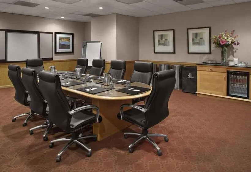 ホテル Doubletree By Hilton Akron Fairlawn
