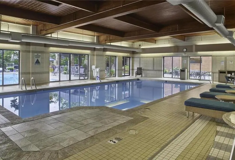 ホテル Doubletree By Hilton Akron Fairlawn
