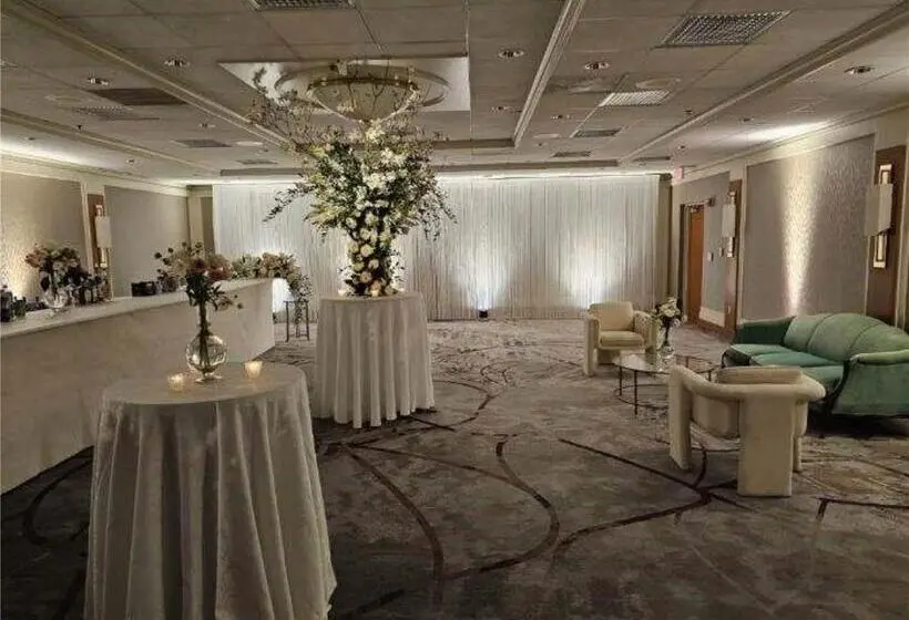 ホテル Doubletree By Hilton Akron Fairlawn