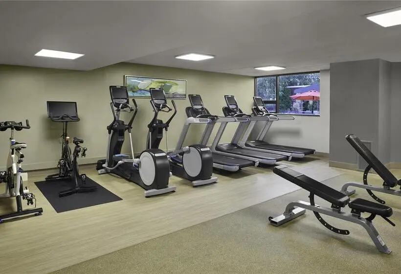 ホテル Doubletree By Hilton Akron Fairlawn