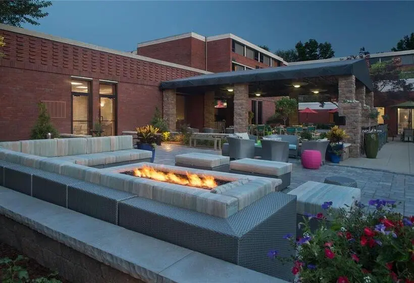 ホテル Doubletree By Hilton Akron Fairlawn