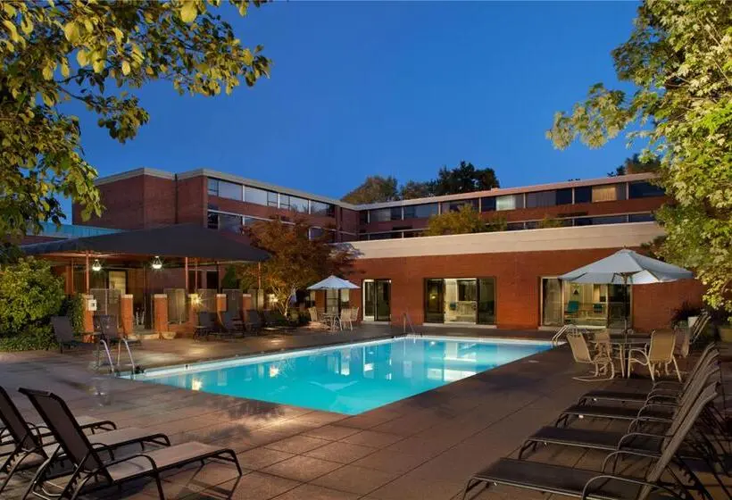 ホテル Doubletree By Hilton Akron Fairlawn
