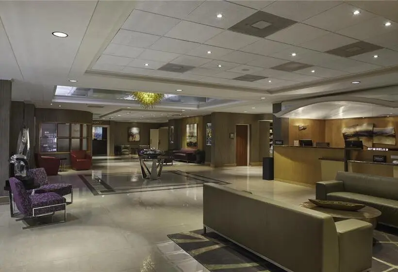 ホテル Doubletree By Hilton Akron Fairlawn