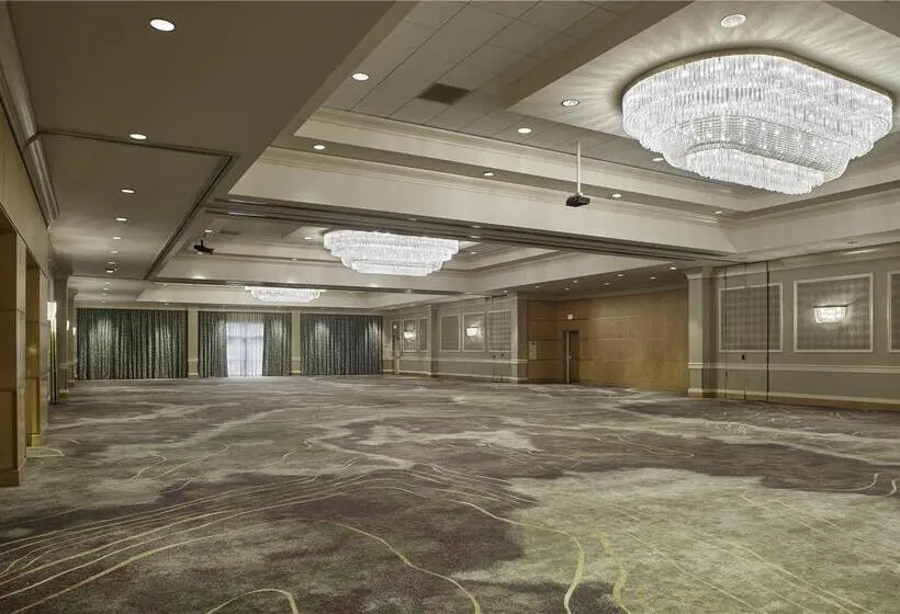 ホテル Doubletree By Hilton Akron Fairlawn