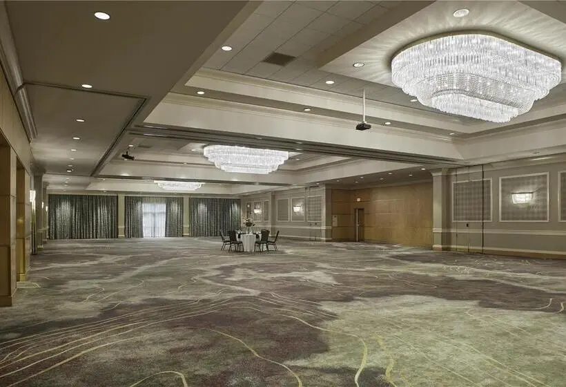 ホテル Doubletree By Hilton Akron Fairlawn