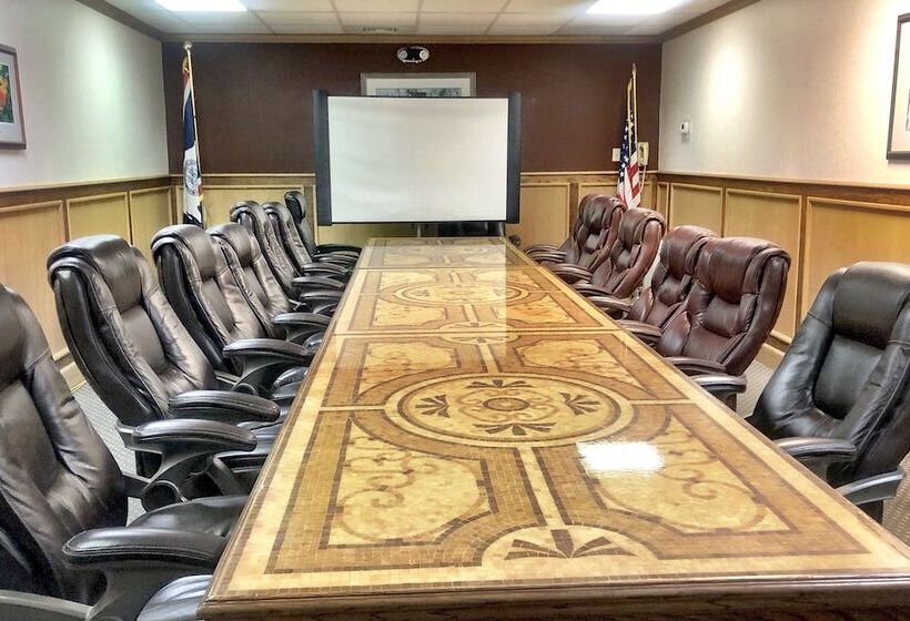 בית מלון כפרי Econo Lodge