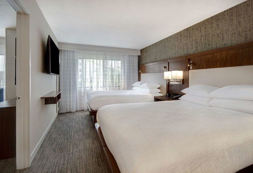 هتل Embassy Suites By Hilton Detroit Metro Airport
