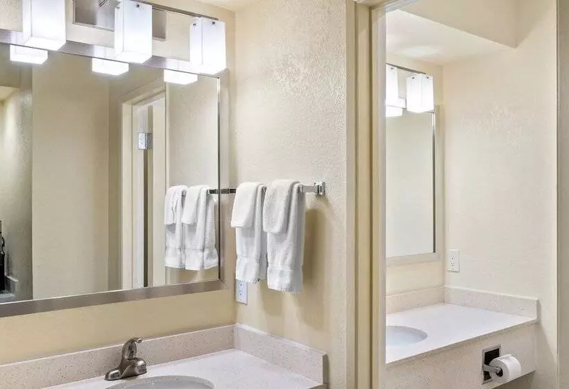 فندق Golden Sails