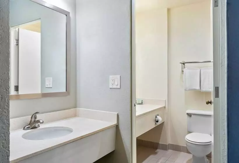 فندق Golden Sails