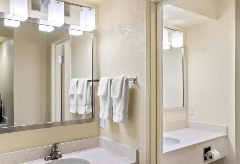 فندق Golden Sails