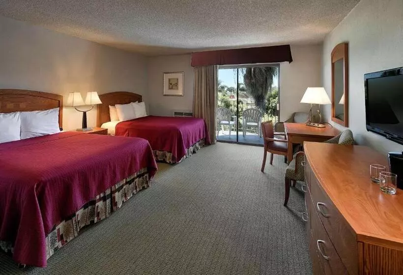 فندق Golden Sails