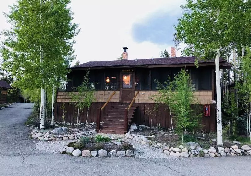 בית מלון כפרי Grand Lake Lodge