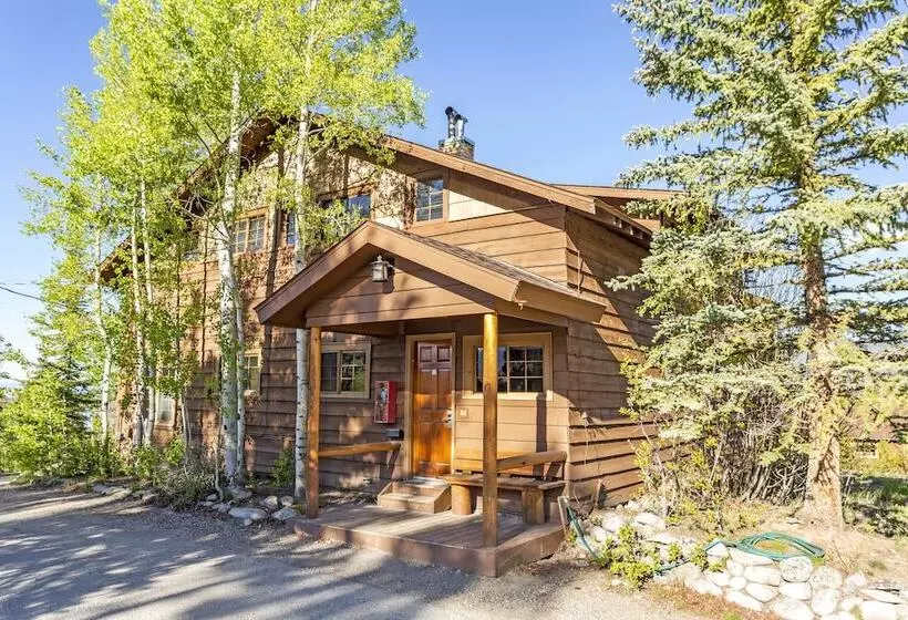 בית מלון כפרי Grand Lake Lodge