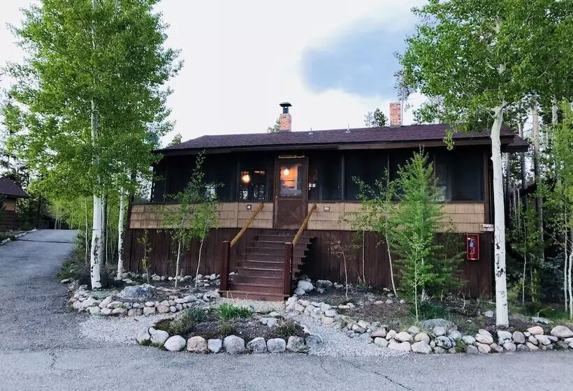 בית מלון כפרי Grand Lake Lodge