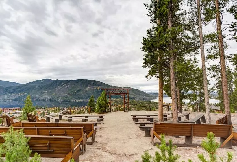 בית מלון כפרי Grand Lake Lodge