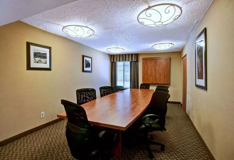 فندق Hampton Inn College Station