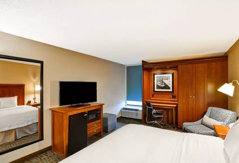 فندق Hampton Inn Hendersonville