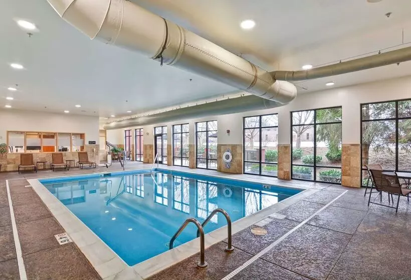 فندق Hampton Inn Hendersonville