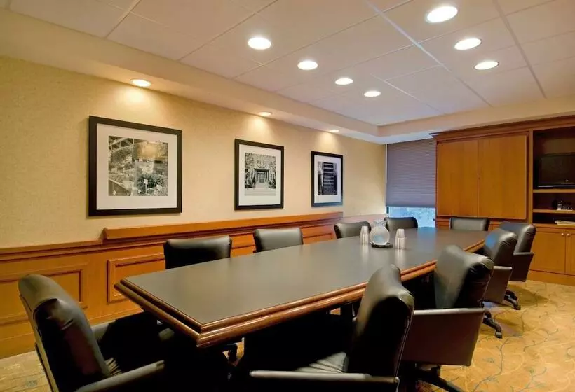 فندق Hampton Inn Hendersonville