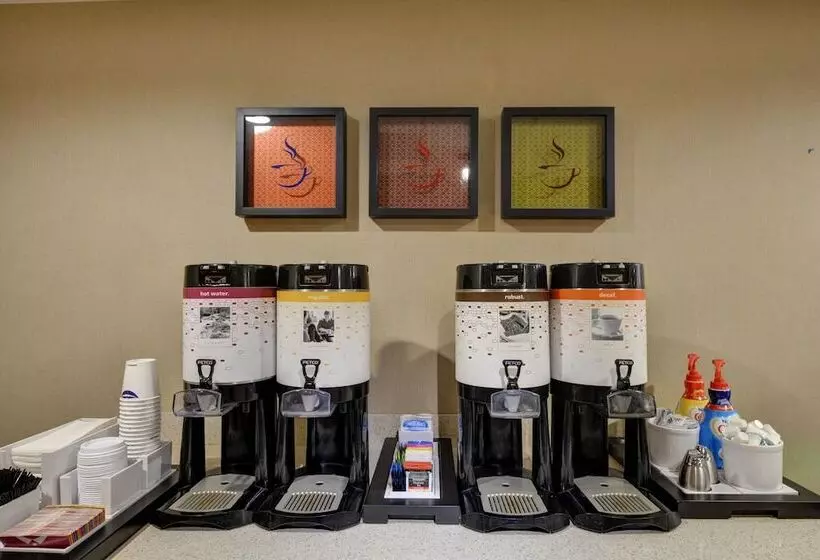 فندق Hampton Inn Hendersonville