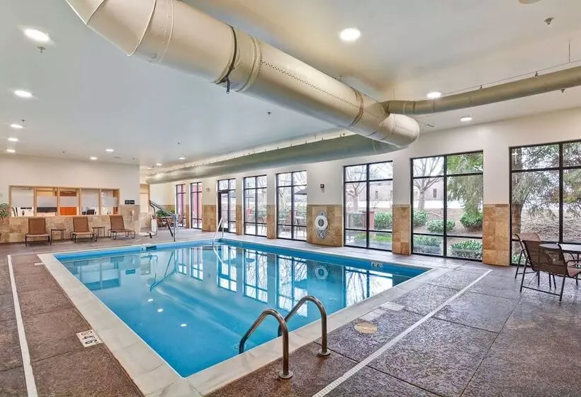 فندق Hampton Inn Hendersonville