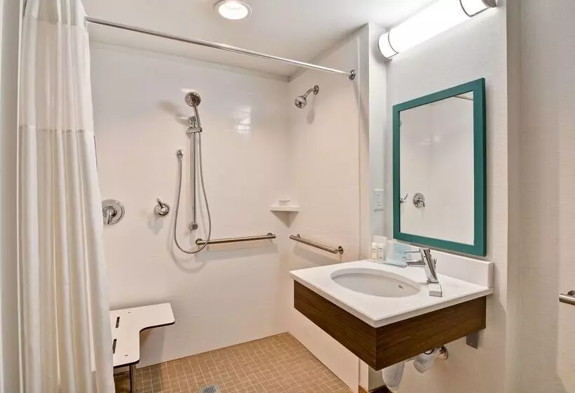 Отель Hampton Inn Memphis Poplar