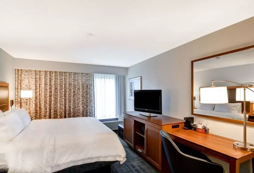 Отель Hampton Inn Memphis Poplar